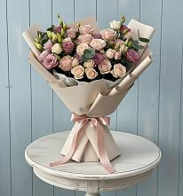 Букет цветов из:  Розы и Лизиантусы #REPLACE_PRED# Мокрое