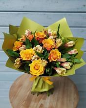 Букет цветов из:  Альстромерии и Розы в Мокрое