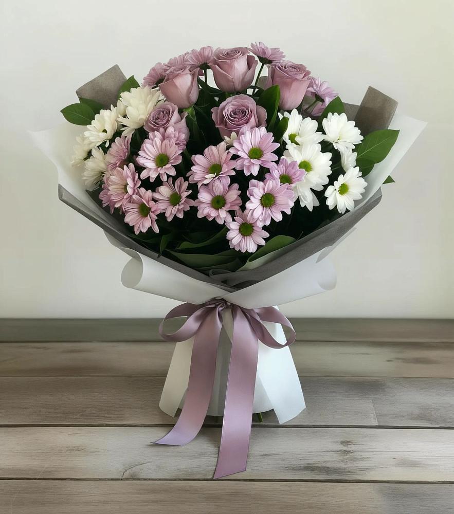 Букет цветов из: Хризантемы и Розы в Мокрое