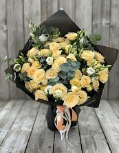 Букет цветов из:  Розы и Лизиантусы в Мокрое