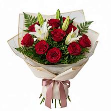 Букет цветов из:  Лилии и Розы в Мокрое