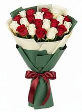 Букет Микс из красных и белых роз в Мокрое