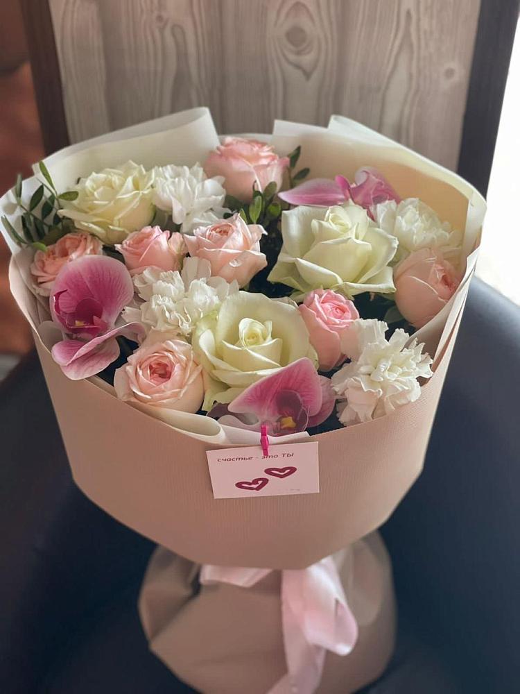 Букет цветов из: Орхидеи, Розы и Гвоздики в Мокрое