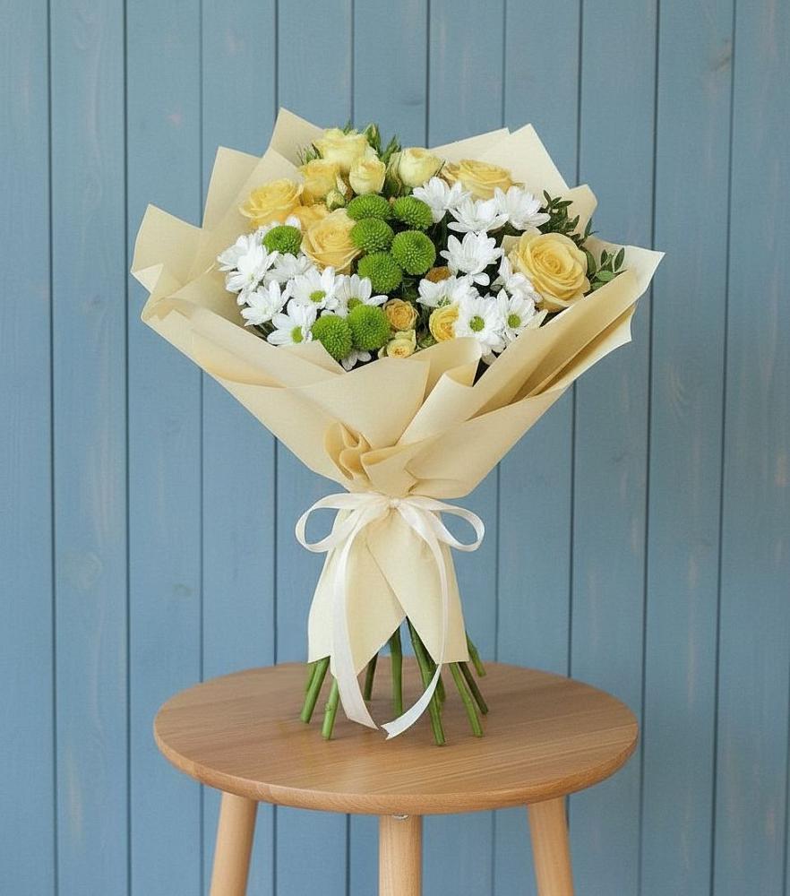 Букет цветов из: Хризантемы и Розы в Мокрое