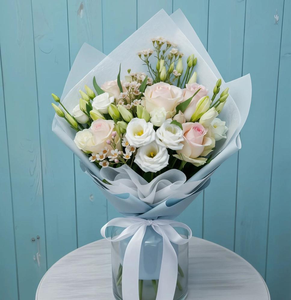 Букет цветов из: Розы и Лизиантусы в Мокрое