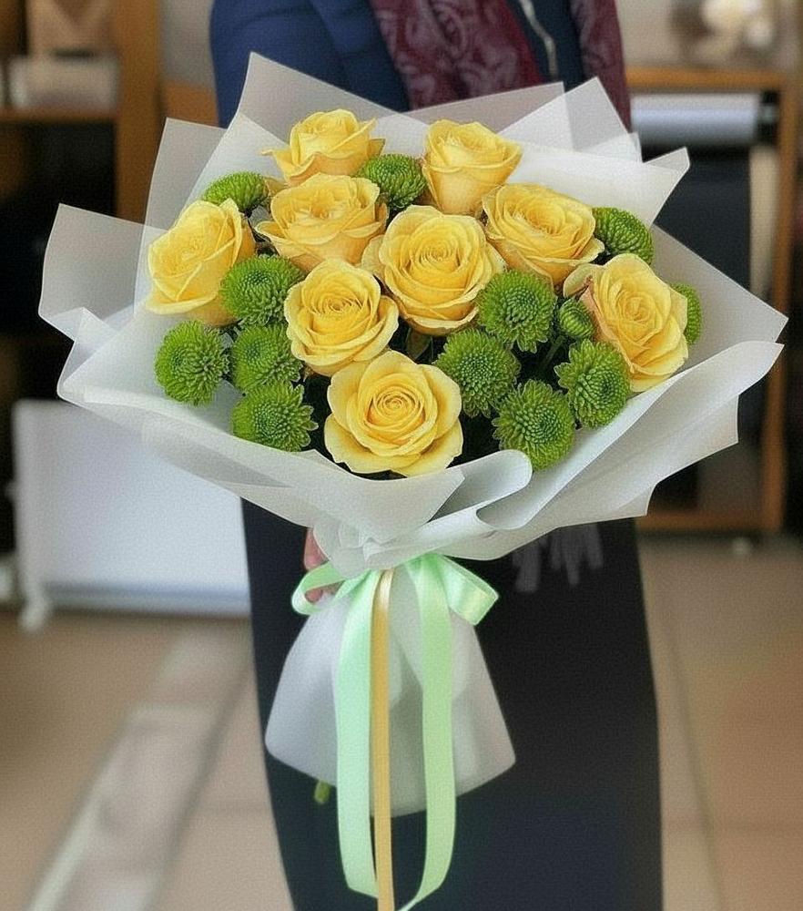 Букет цветов из: Хризантемы и Розы в Мокрое