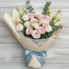 Букет цветов из:  Лизиантусы в Мокрое