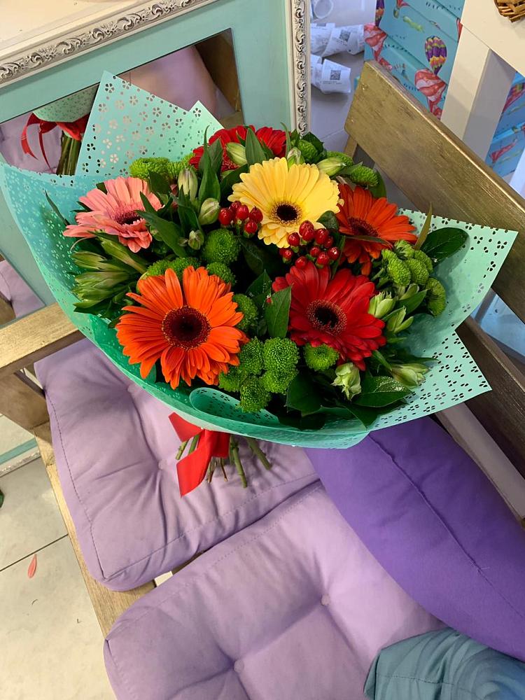 Букет цветов из: Герберы, Хризантемы и Альстромерии в Мокрое