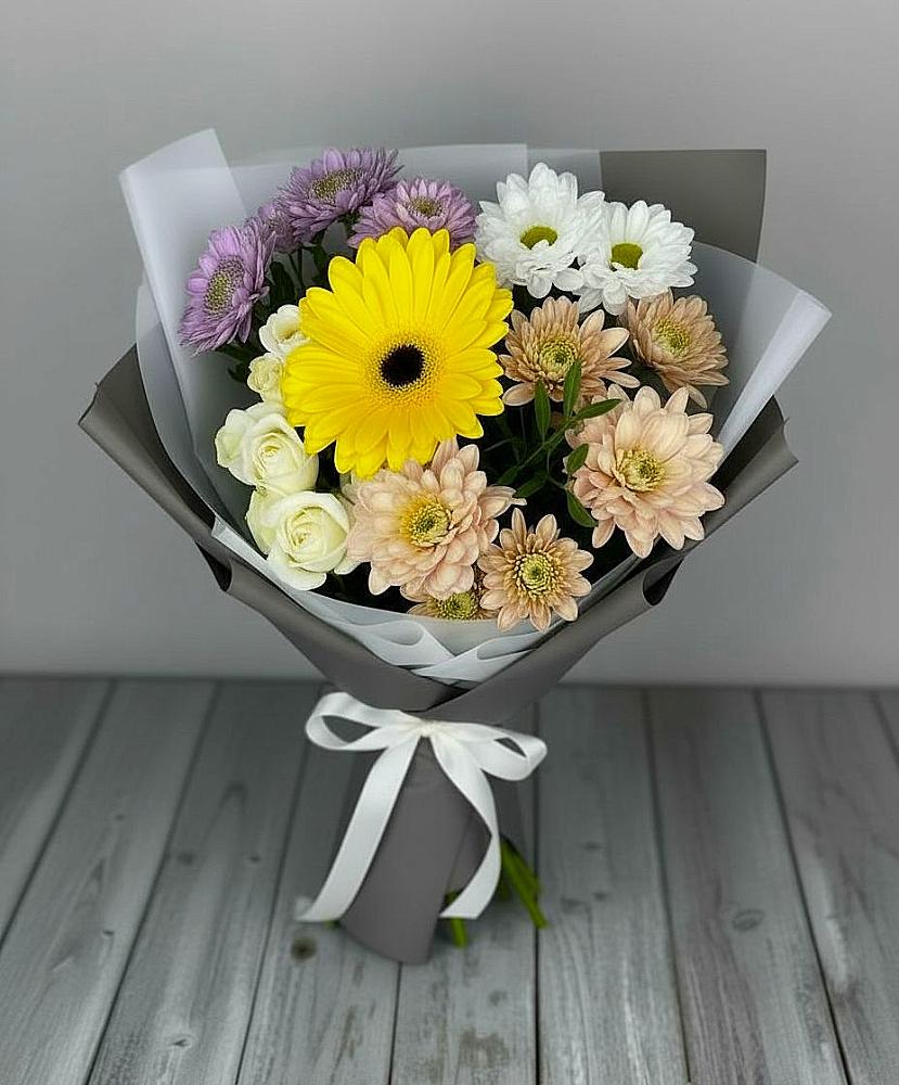 Букет цветов из: Розы, Герберы и Хризантемы в Мокрое