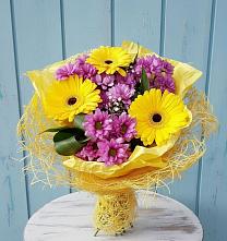 Букет цветов из:  Хризантемы и Герберы в Мокрое