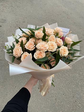 Букет Кремовые розы Латте в Мокрое