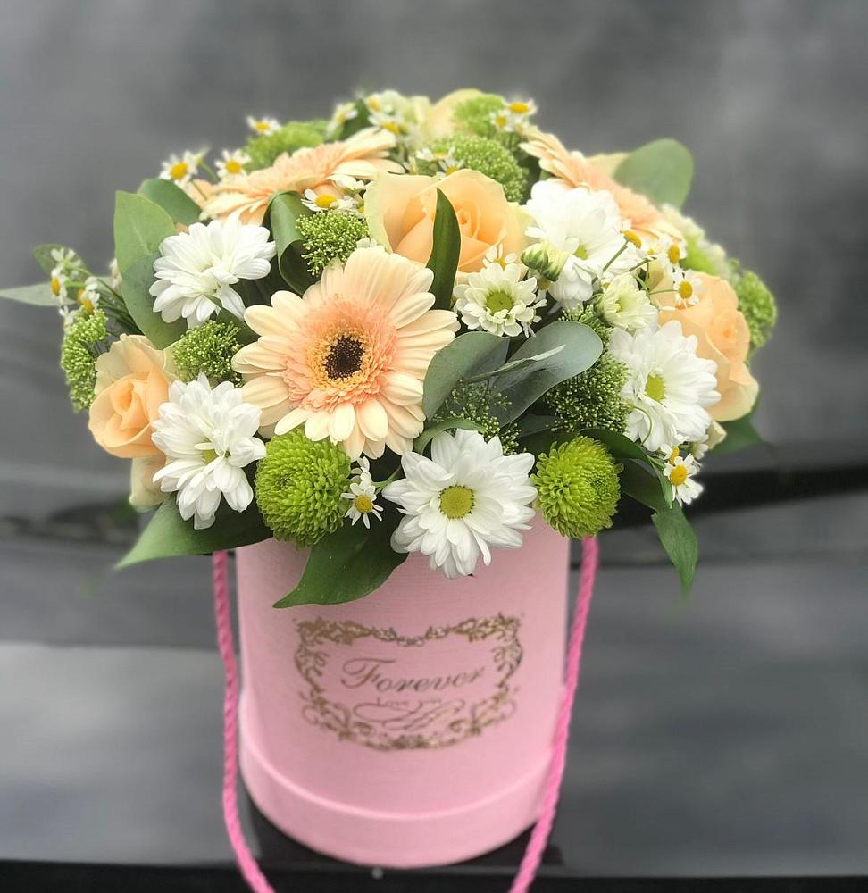 Цветочная композиция из Розы, Герберы и Хризантемы в шляпной коробке в Мокрое