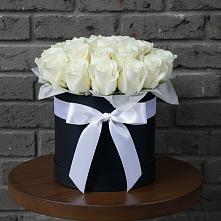 Цветочная композиция из Розы в шляпной коробке в Мокрое