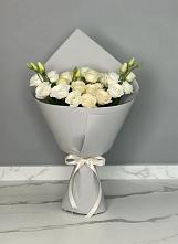 Букет цветов из:  Розы и Лизиантусы в Мокрое